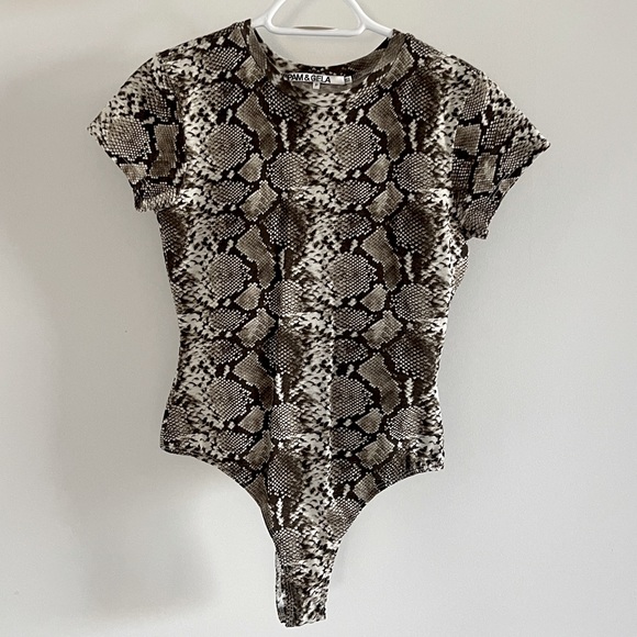 Pam + Gela snake print tee bodysuit - Picture 1 of 4